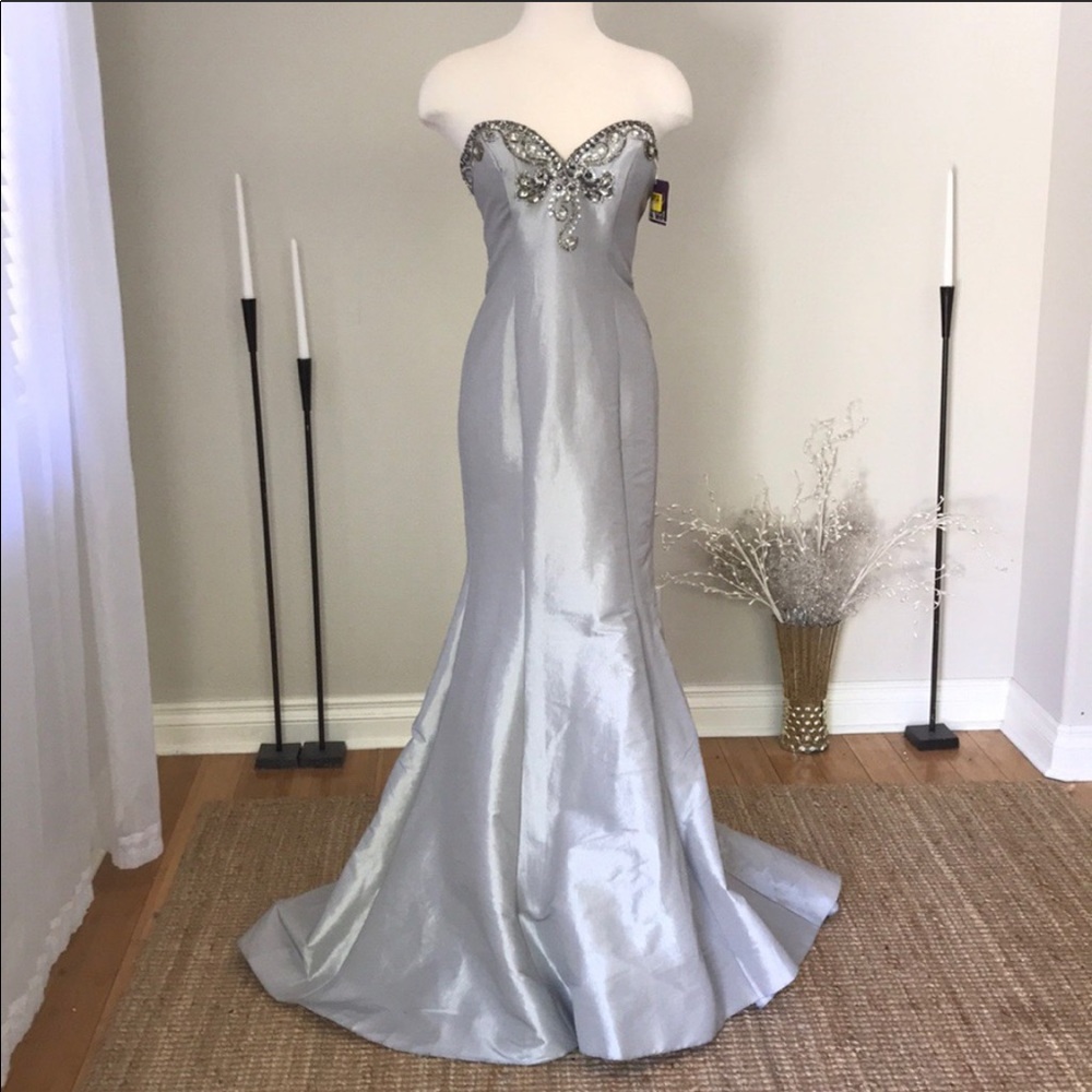 Mac Duggal silver grey gemstone beaded dress